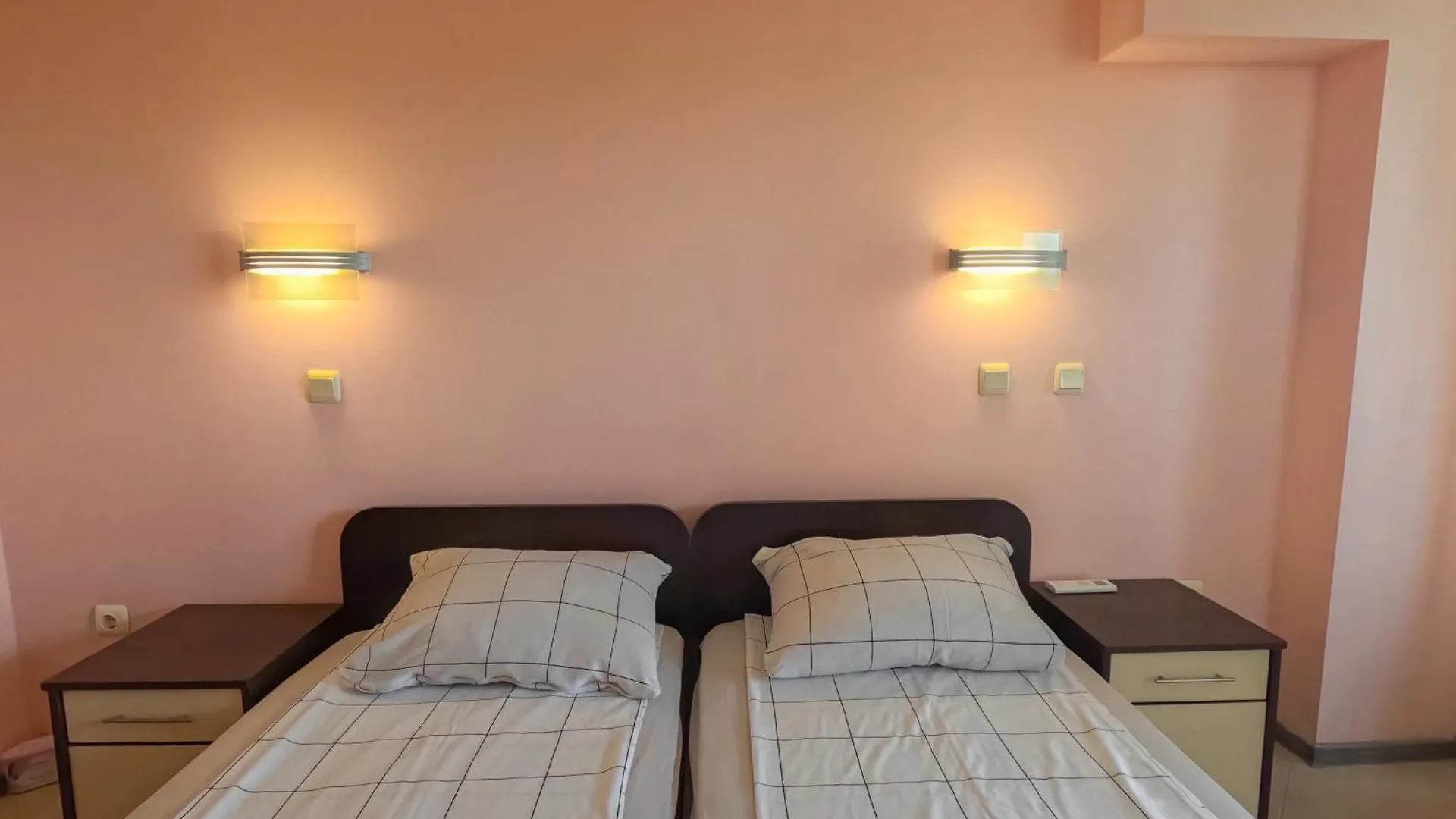 Summer Breeze Park Apartment - Nikea Park Complex Golden Sands
